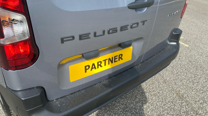 Peugeot Partner M Diesel 1.5 BlueHDi 100 Professional Plus Van - Image 27